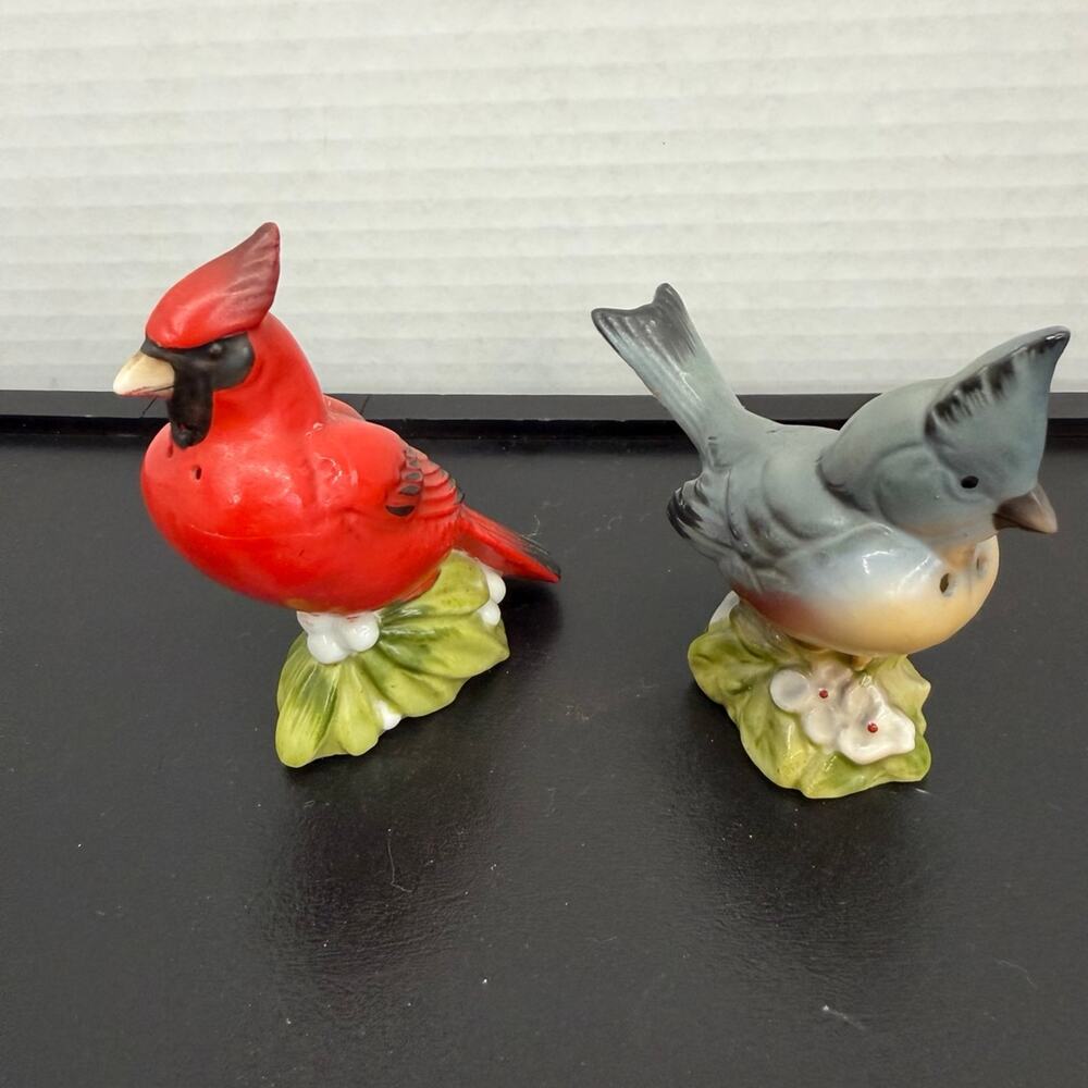 VTG Red Cardinal & Blue Jay Bisque Porcelain Bird Salt & Pepper Shake Set Japan